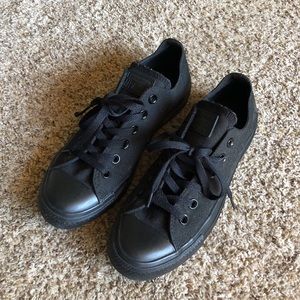 All Black Converse Size 7